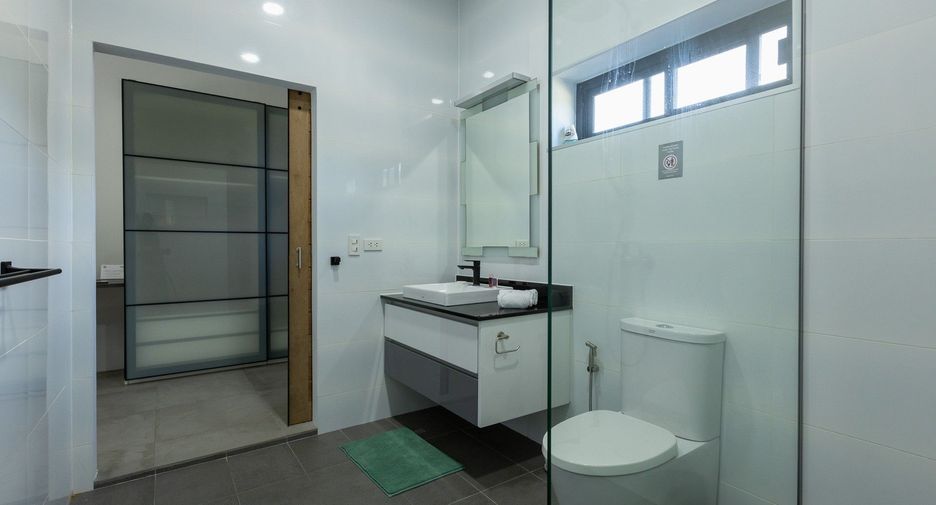 Villa zum Kauf mit 5 Zimmer in Mueang Phuket, Phuket