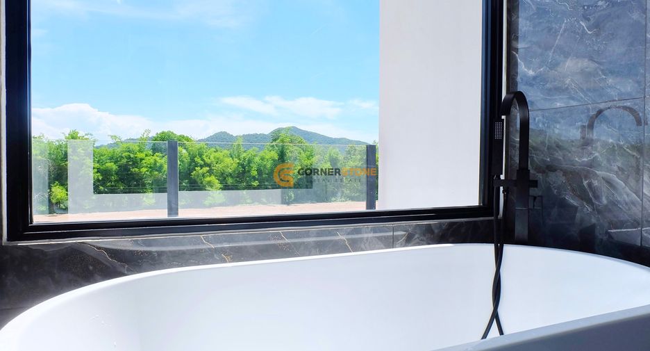Casa en venta de 8 habitaciones en Sattahip, Chonburi