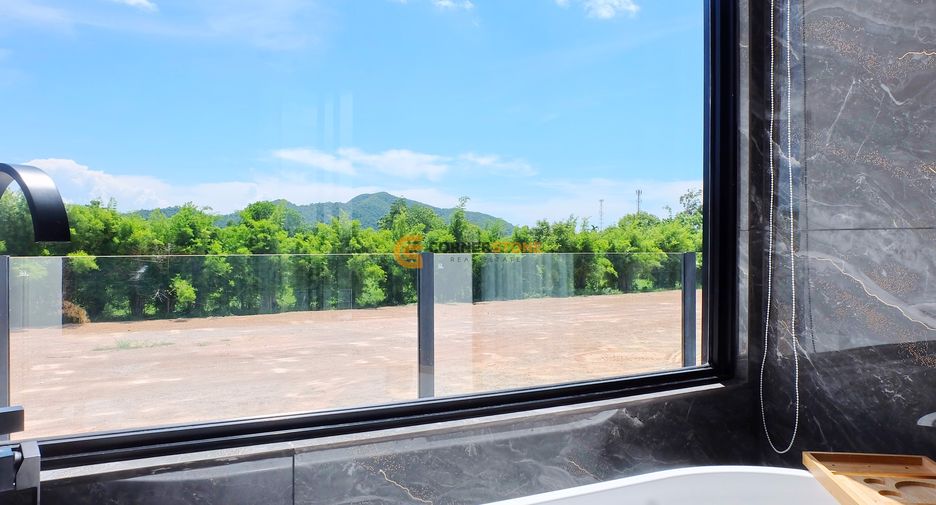 Casa en venta de 8 habitaciones en Sattahip, Chonburi