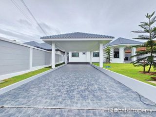 For sale 4 ベッドルーム house in Bang Lamung, Chonburi