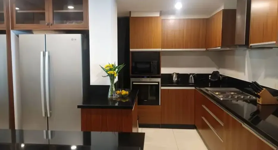 À louer 3 chambres condo à Pathum Wan, Bangkok