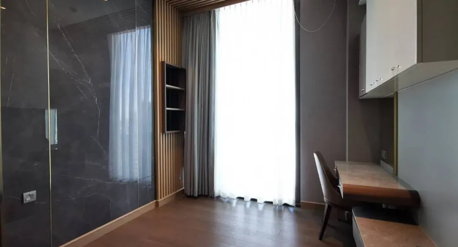 For rent 2 bedrooms condo in Pathum Wan, Bangkok