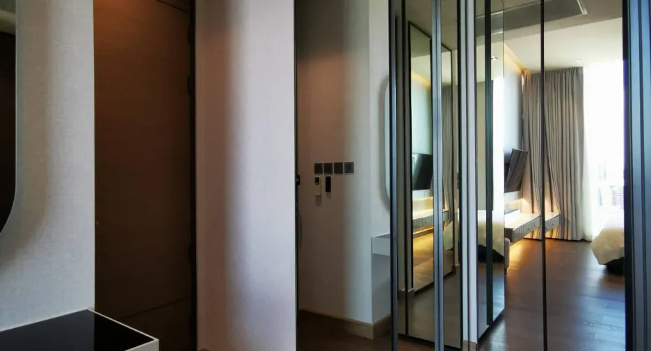 For rent 2 bedrooms condo in Pathum Wan, Bangkok