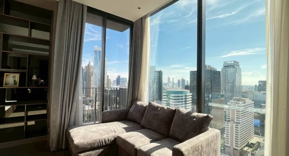 For rent 2 bedrooms condo in Pathum Wan, Bangkok