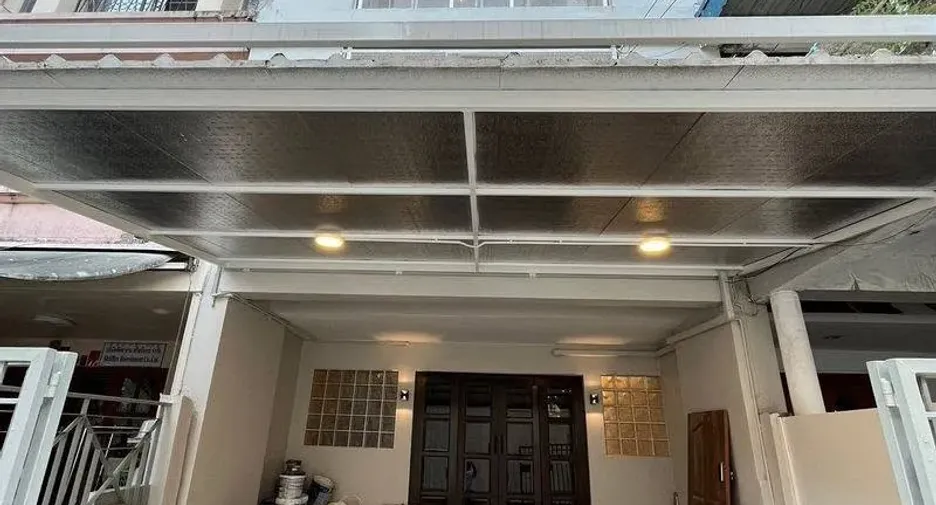 For sale 3 bedrooms townhouse in Bang Na, Bangkok