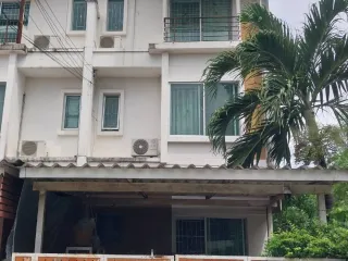 For sale 4 bedrooms townhouse in Bang Khun Thian, Bangkok