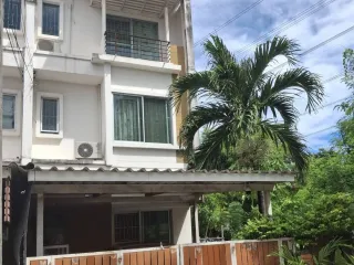 For sale 4 bedrooms townhouse in Bang Khun Thian, Bangkok