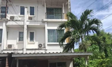 For sale 4 bedrooms townhouse in Bang Khun Thian, Bangkok