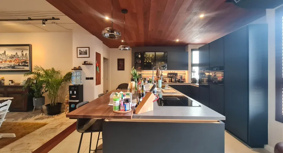 For sale 3 bedrooms condo in Watthana, Bangkok