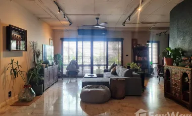 For sale 3 bedrooms condo in Watthana, Bangkok