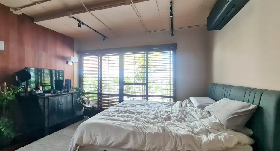 For sale 3 bedrooms condo in Watthana, Bangkok