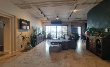 For sale 3 bedrooms condo in Watthana, Bangkok