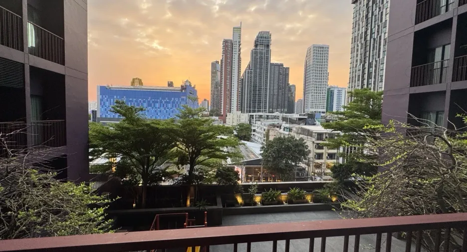 For rent 1 bed condo in Khlong Toei, Bangkok