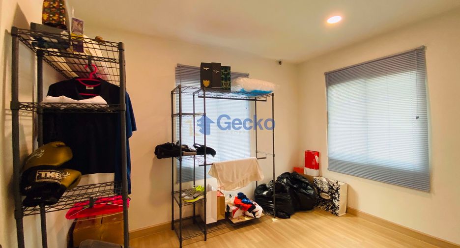 Casa en alquiler de 3 habitaciones en Si Racha, Chonburi