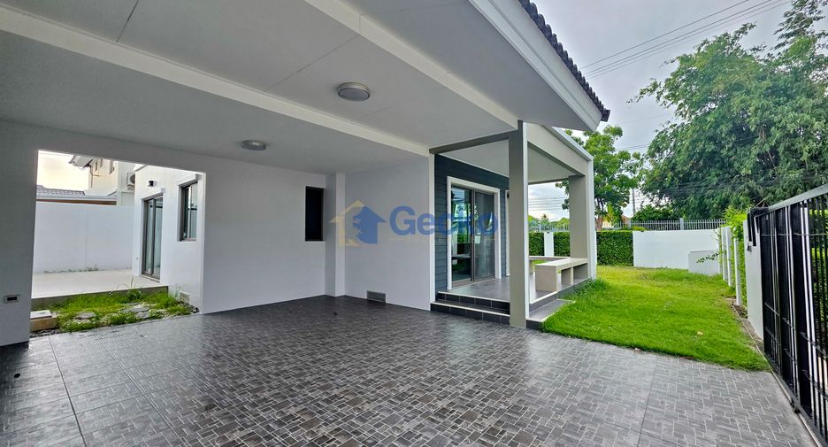 For rent 3 bedrooms house in Si Racha, Chonburi