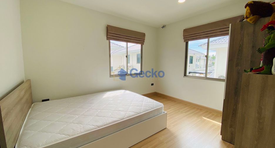 Casa en alquiler de 3 habitaciones en Si Racha, Chonburi