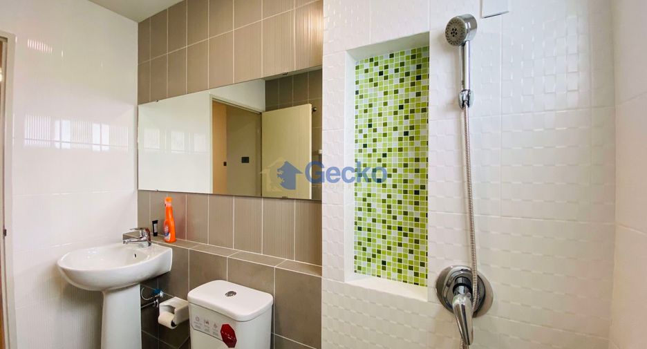 Casa en alquiler de 3 habitaciones en Si Racha, Chonburi