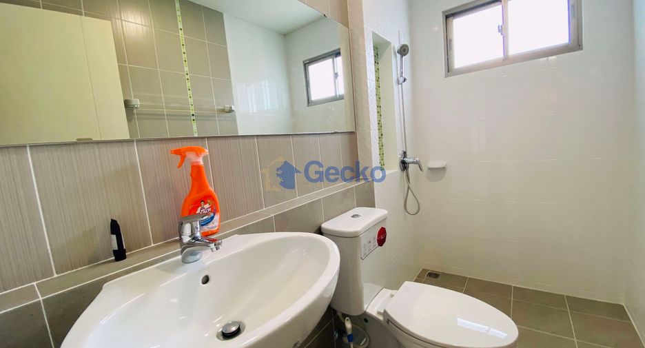 Casa en alquiler de 3 habitaciones en Si Racha, Chonburi