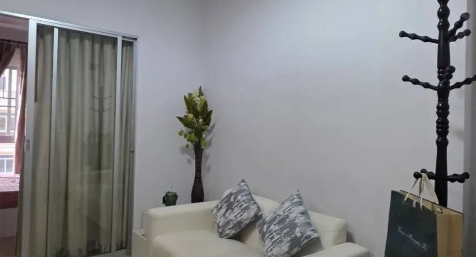 出售 和 出租 1 卧室 公寓 在 Lam Luk Ka, Pathum Thani