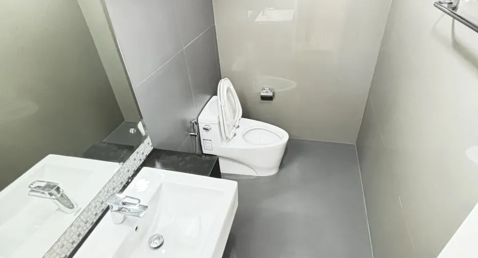 Wohnung zur Miete mit 2 Zimmer in Khlong Toei, Bangkok