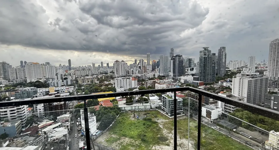 Wohnung zur Miete mit 2 Zimmer in Khlong Toei, Bangkok