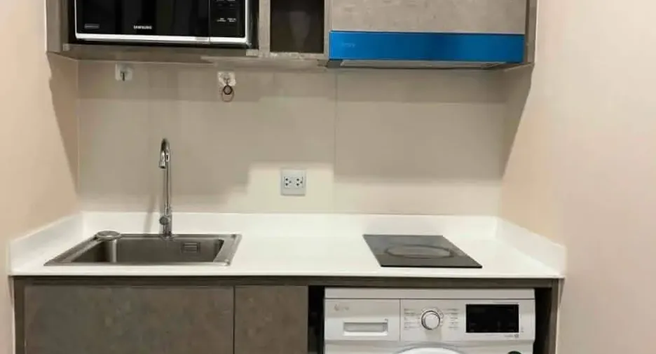 For sale 1 bed condo in Mueang Samut Prakan, Samut Prakan