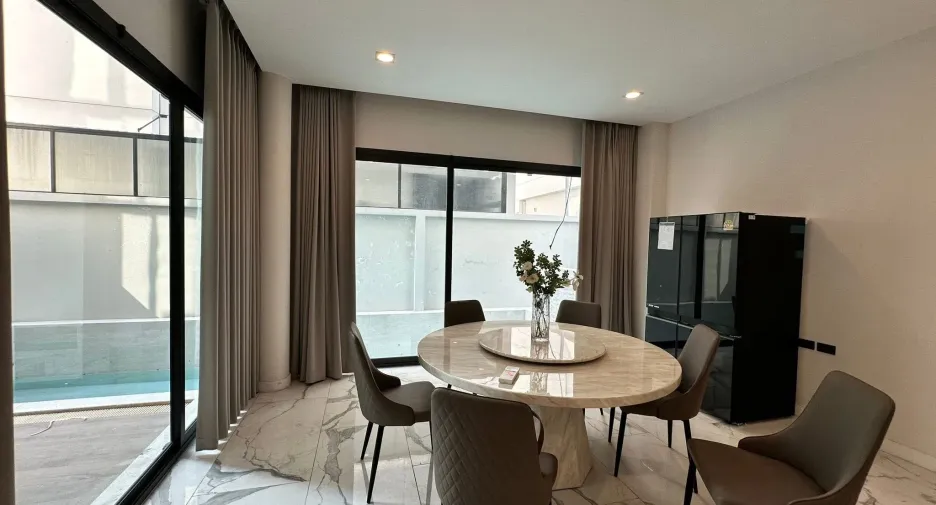 Casa en venta de 3 habitaciones en Wang Thonglang, Bangkok