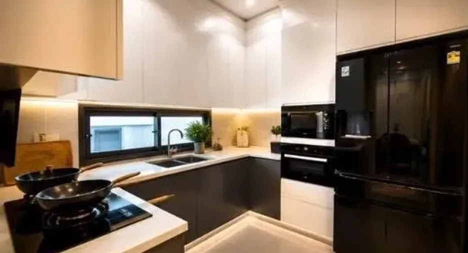 For sale 4 bedrooms house in Suan Luang, Bangkok