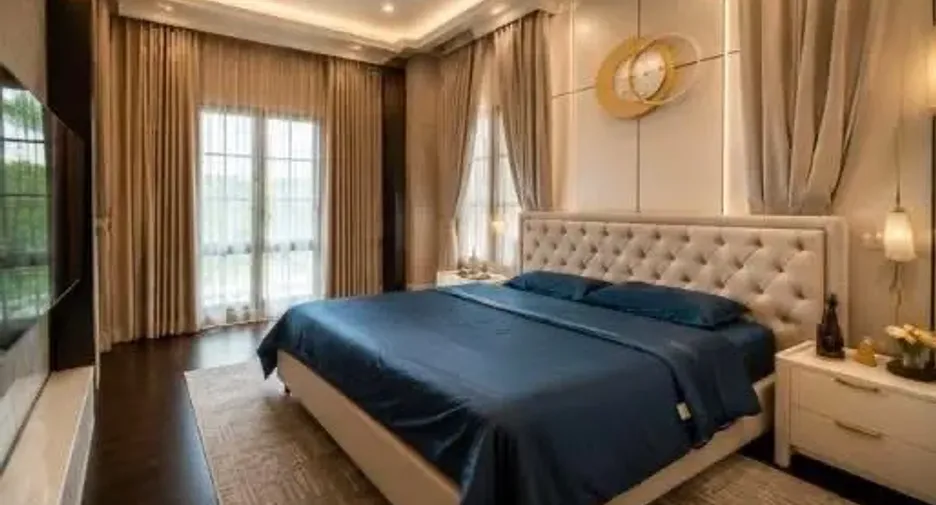 For sale 4 bedrooms house in Suan Luang, Bangkok