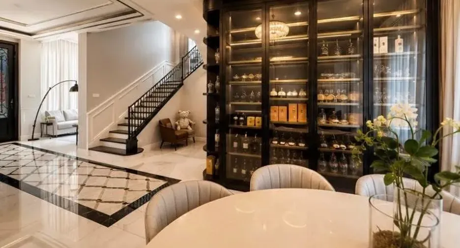 For sale 4 bedrooms house in Suan Luang, Bangkok