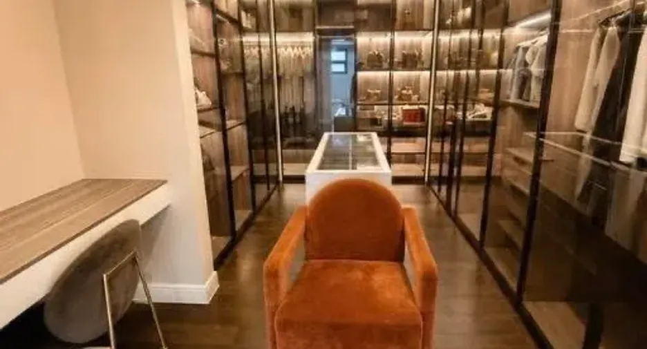 For sale 4 bedrooms house in Suan Luang, Bangkok