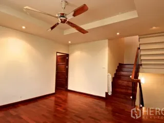 出租 4 卧室 独立屋 在 Watthana, 曼谷