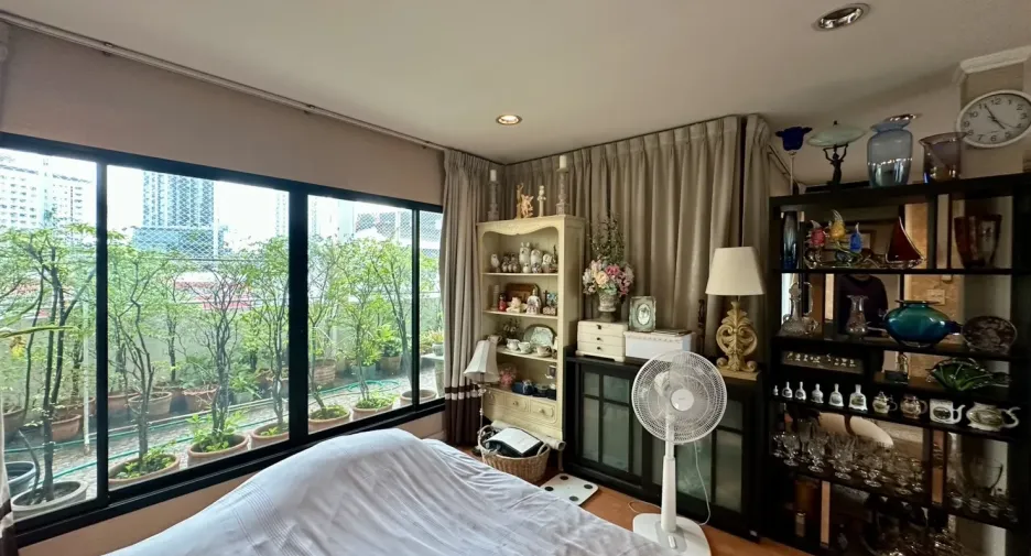 À vendre 4 chambres local commercial à Khlong Toei, Bangkok