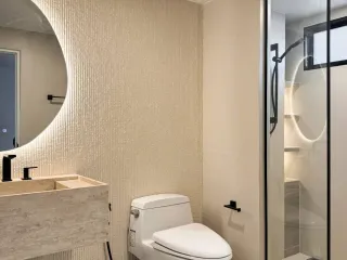 For sale 4 bedrooms retail Space in Khlong Toei, Bangkok
