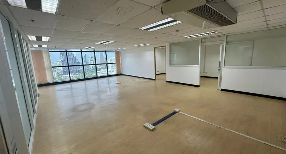 Oficina en alquiler en Watthana, Bangkok