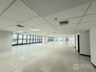 出租 办公室 在 Watthana, 曼谷