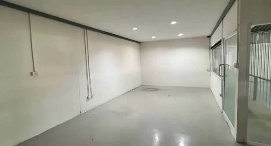 Almacén en alquiler en Suan Luang, Bangkok