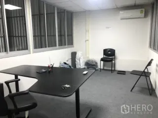 For rent warehouse in Wang Thonglang, Bangkok