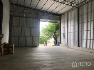 For rent warehouse in Wang Thonglang, Bangkok