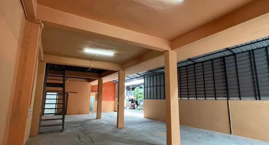 出租 仓库 在 Din Daeng, 曼谷