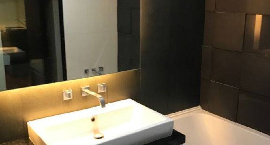 À vendre 1 chambre condo à Huai Khwang, Bangkok