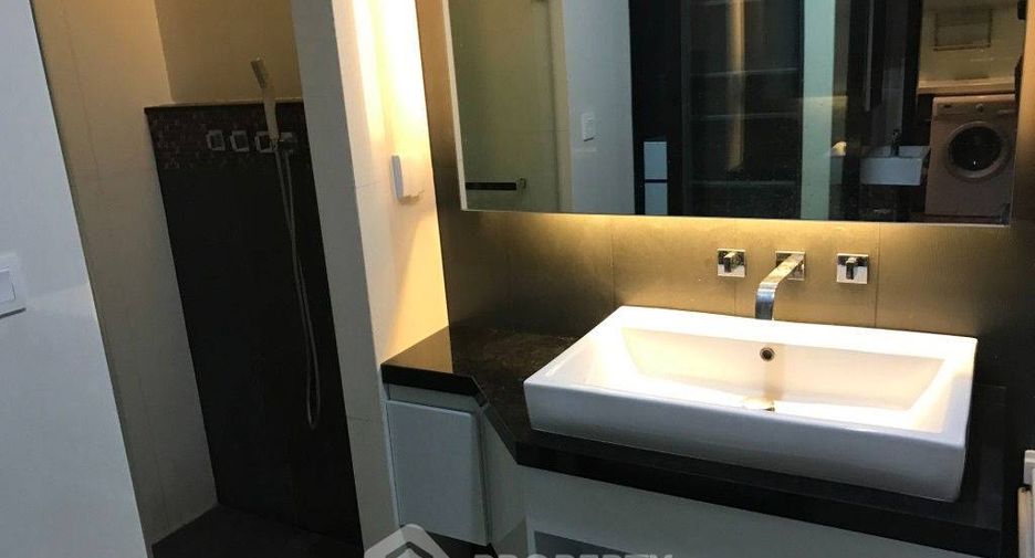 À vendre 1 chambre condo à Huai Khwang, Bangkok