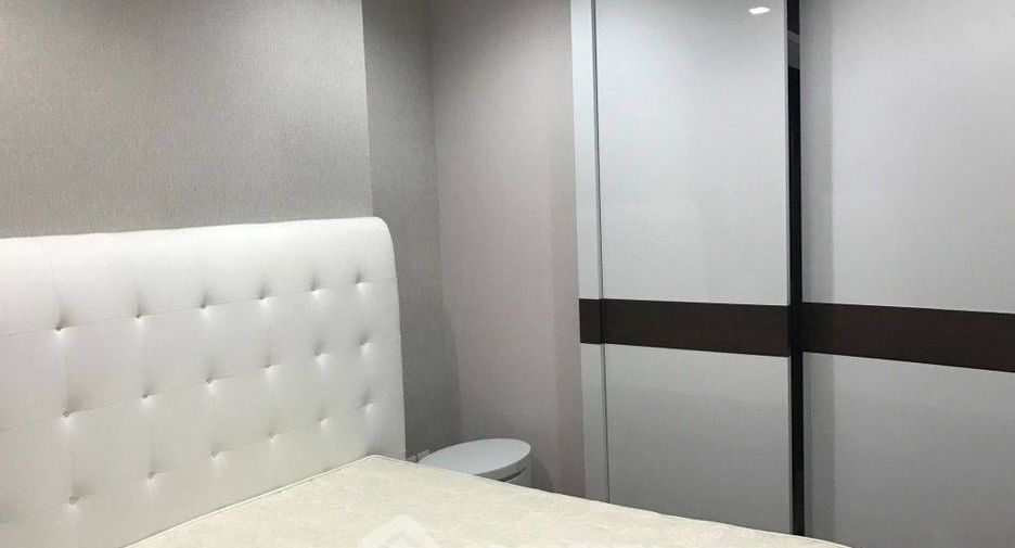 À vendre 1 chambre condo à Huai Khwang, Bangkok