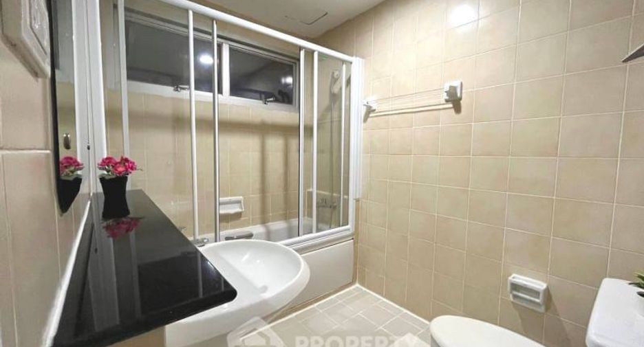 Condo en alquiler de 3 habitaciones en Khlong Toei, Bangkok