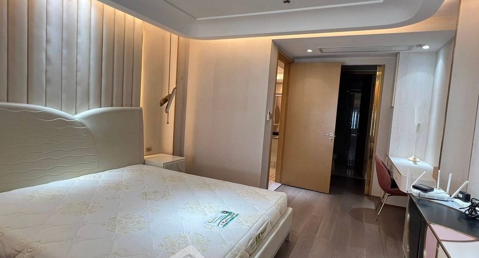 À vendre 3 chambres condo à Khlong Toei, Bangkok