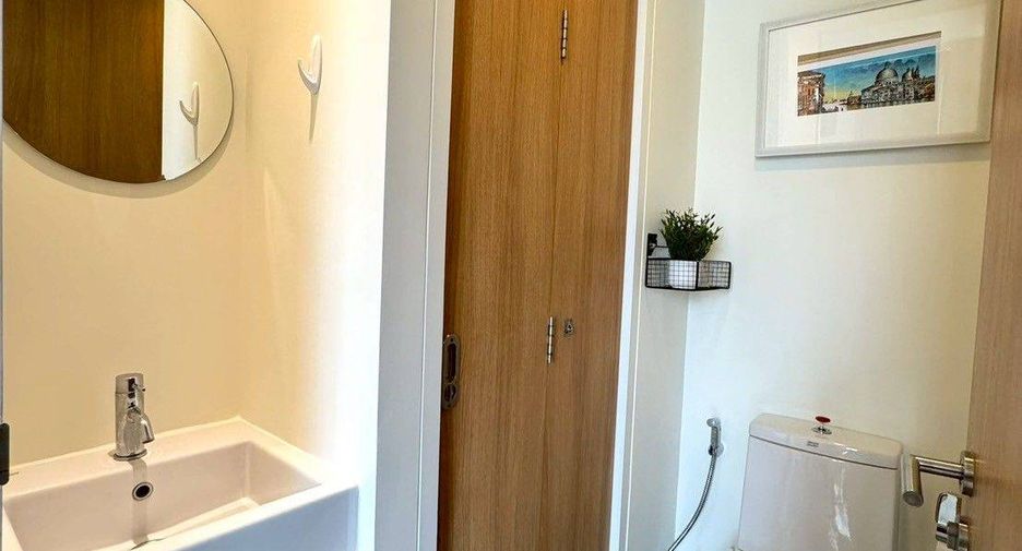 For rent 1 bed condo in Watthana, Bangkok