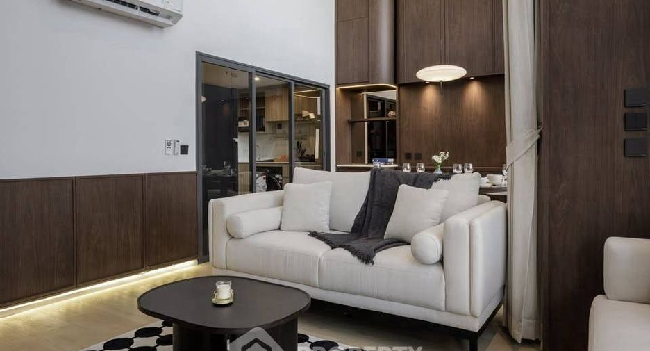 For rent 3 bedrooms condo in Khlong Toei, Bangkok