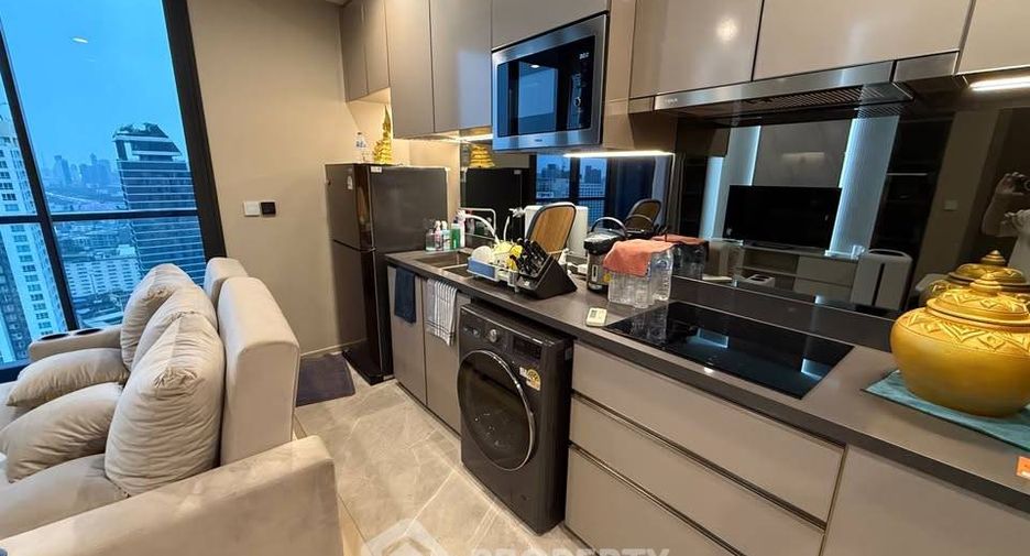 For rent 2 bedrooms condo in Ratchathewi, Bangkok