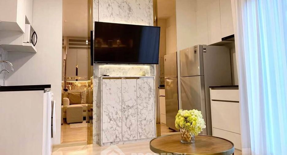 For rent 2 bedrooms condo in Huai Khwang, Bangkok