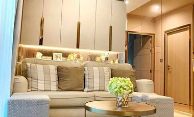 For rent 2 bedrooms condo in Huai Khwang, Bangkok